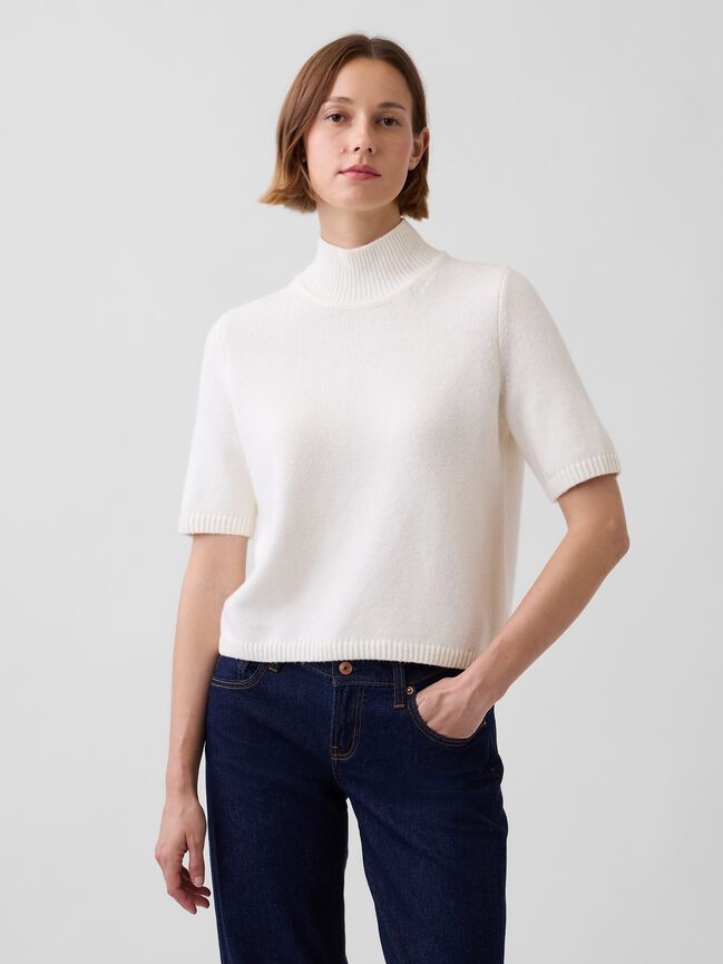 علوية أكمام قصيرة gap علوية أكمام قصيرة