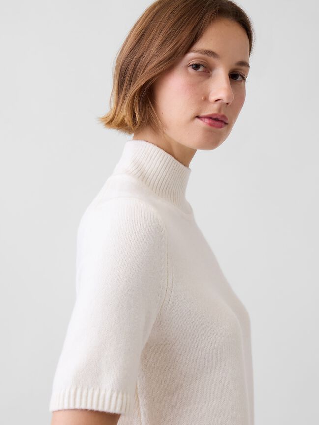 علوية أكمام قصيرة gap علوية أكمام قصيرة