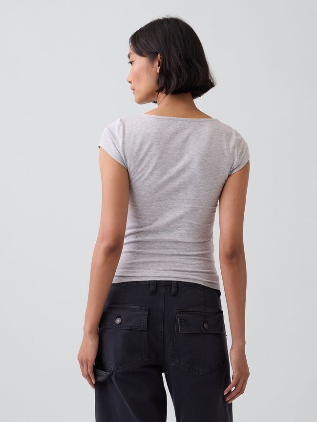 تي شيرت CloseKnit من الجيرسيه برقبة V gap تي شيرت closeknit من الجيرسيه برقبة v