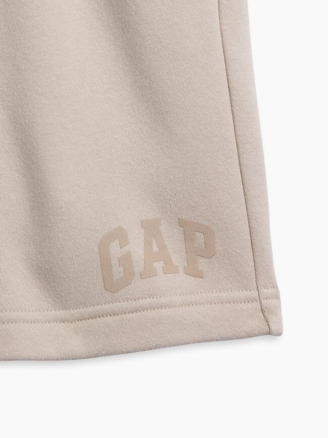 شورت مريح سهل الارتداء للأطفال بشعار Gap شورت مريح سهل الارتداء للأطفال بشعار gap