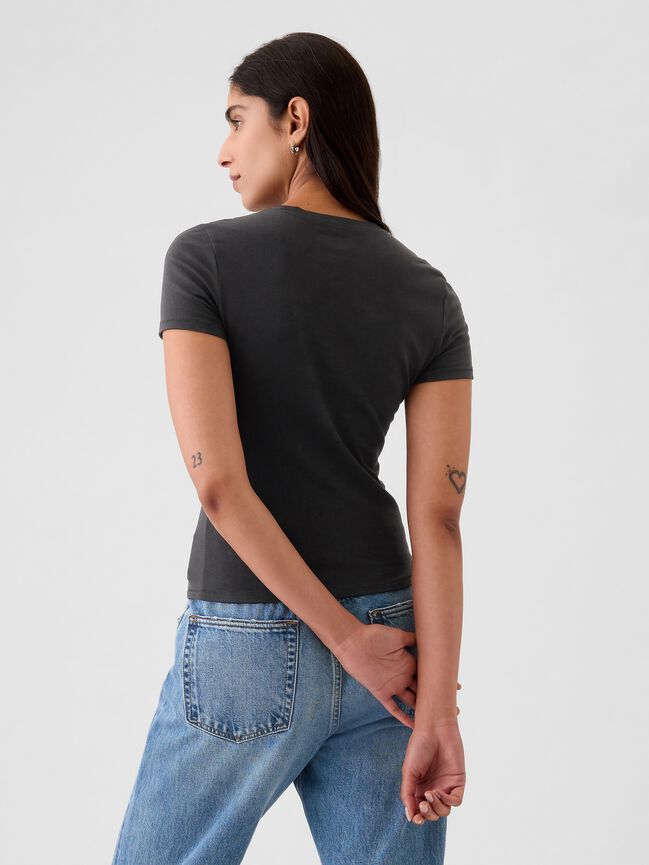 تي شيرت CloseKnit من الجيرسيه gap تي شيرت closeknit من الجيرسيه