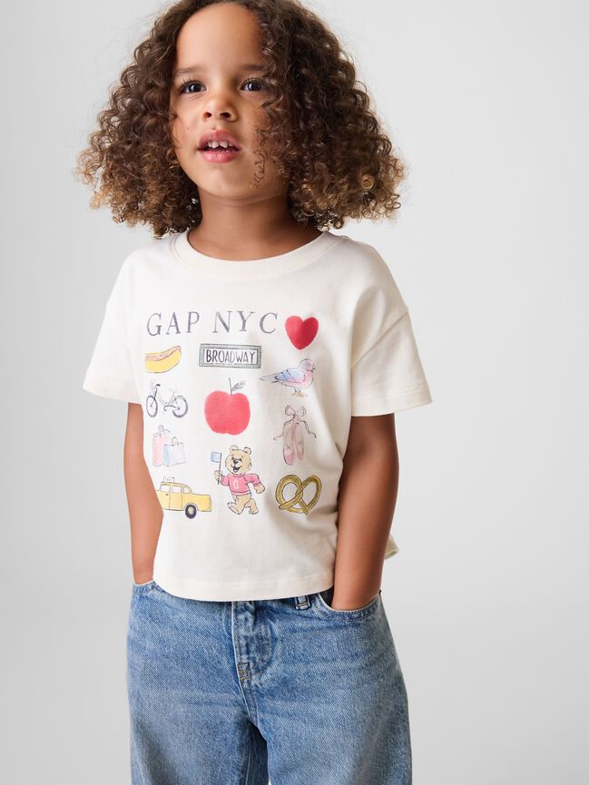 تي شيرت بطبعة Gap NYC للرضّع والأطفال الصغار تي شيرت بطبعة gap nyc للرضّع والأطفال الصغار