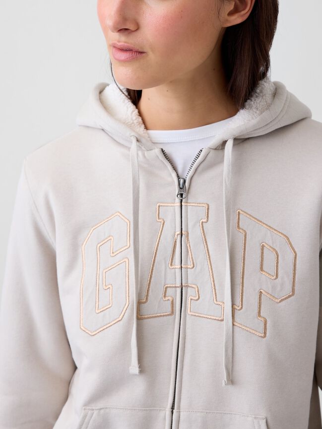 علوية أكمام قصيرة gap علوية أكمام قصيرة