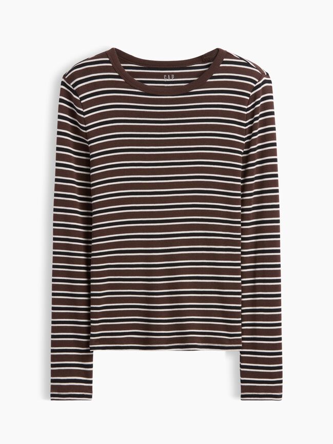 تي شيرت ياقة سبعة gap تي شيرت ياقة سبعة