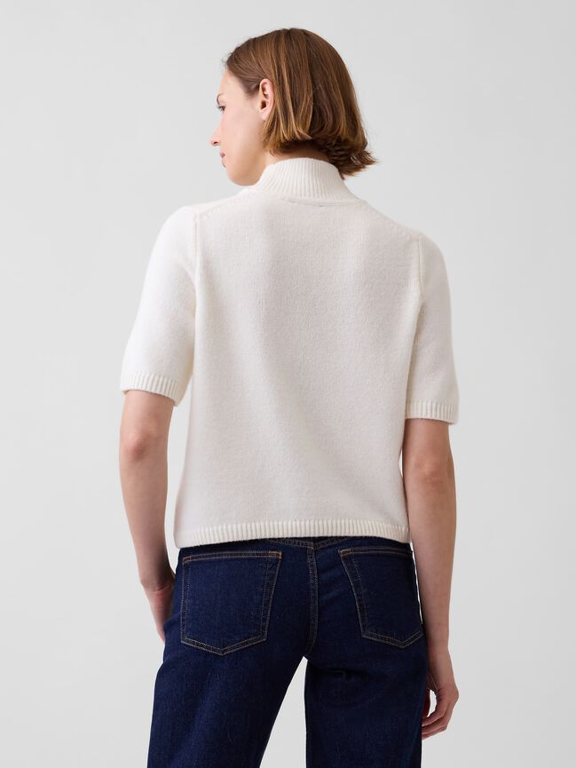 علوية أكمام قصيرة gap علوية أكمام قصيرة
