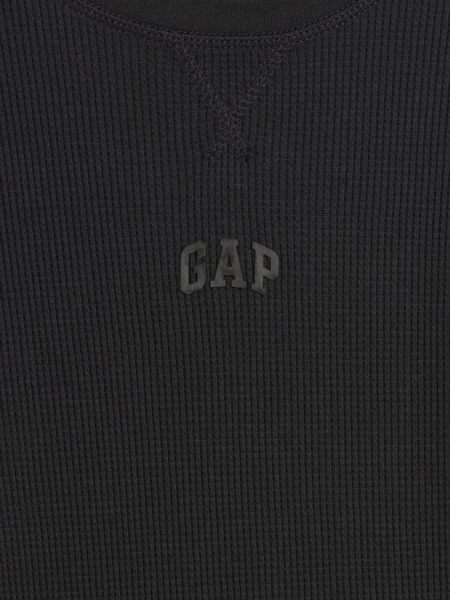 تي شيرت بنسيج وافل للأطفال بشعار Gap صغير تي شيرت بنسيج وافل للأطفال بشعار gap صغير