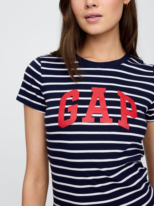 تي شيرت بشعار Gap (عبوة من قطعتين) تي شيرت بشعار gap عبوة من قطعتين