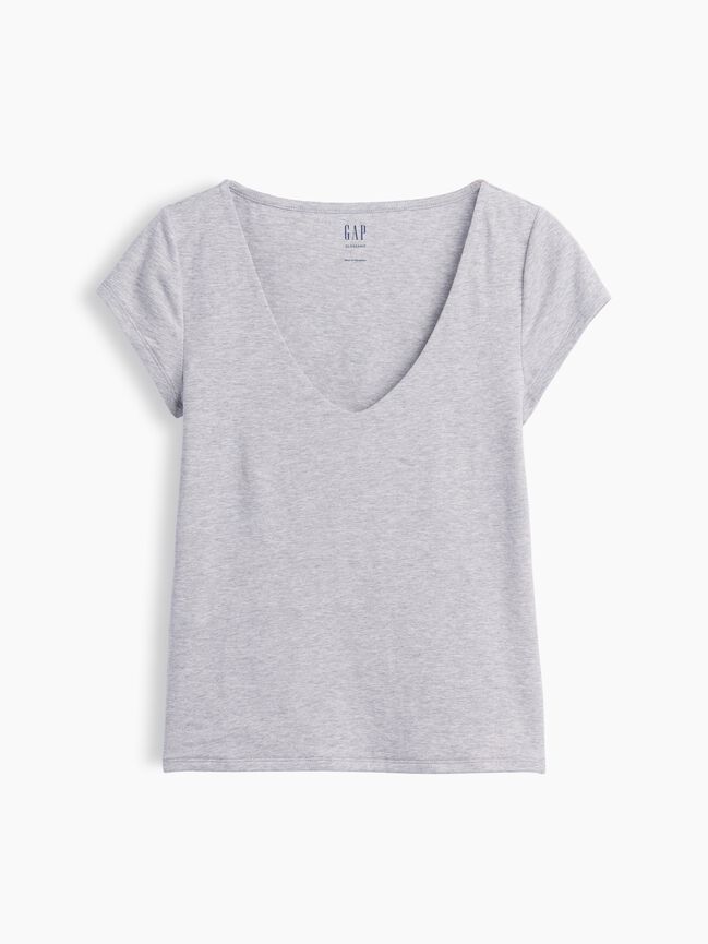 تي شيرت CloseKnit من الجيرسيه برقبة V gap تي شيرت closeknit من الجيرسيه برقبة v