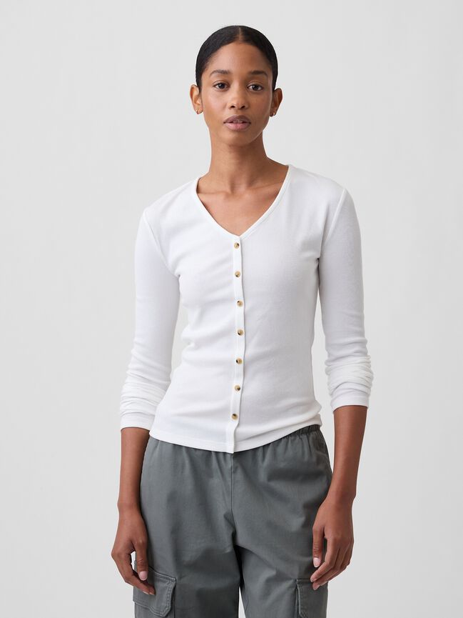 تي شيرت ياقة سبعة gap تي شيرت ياقة سبعة