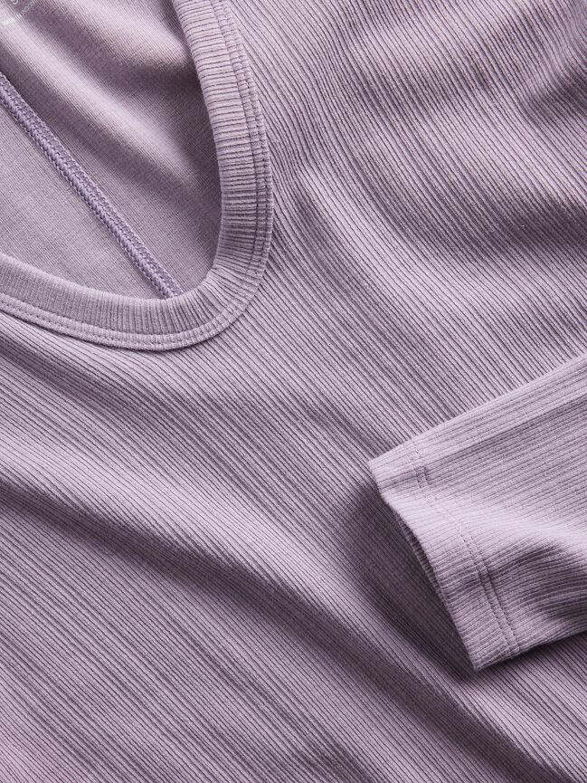 تي شيرت ياقة مدورة gap تي شيرت ياقة مدورة