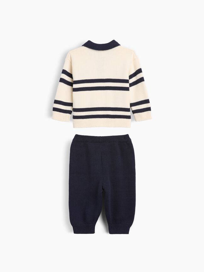 طقم ملابس gap طقم ملابس